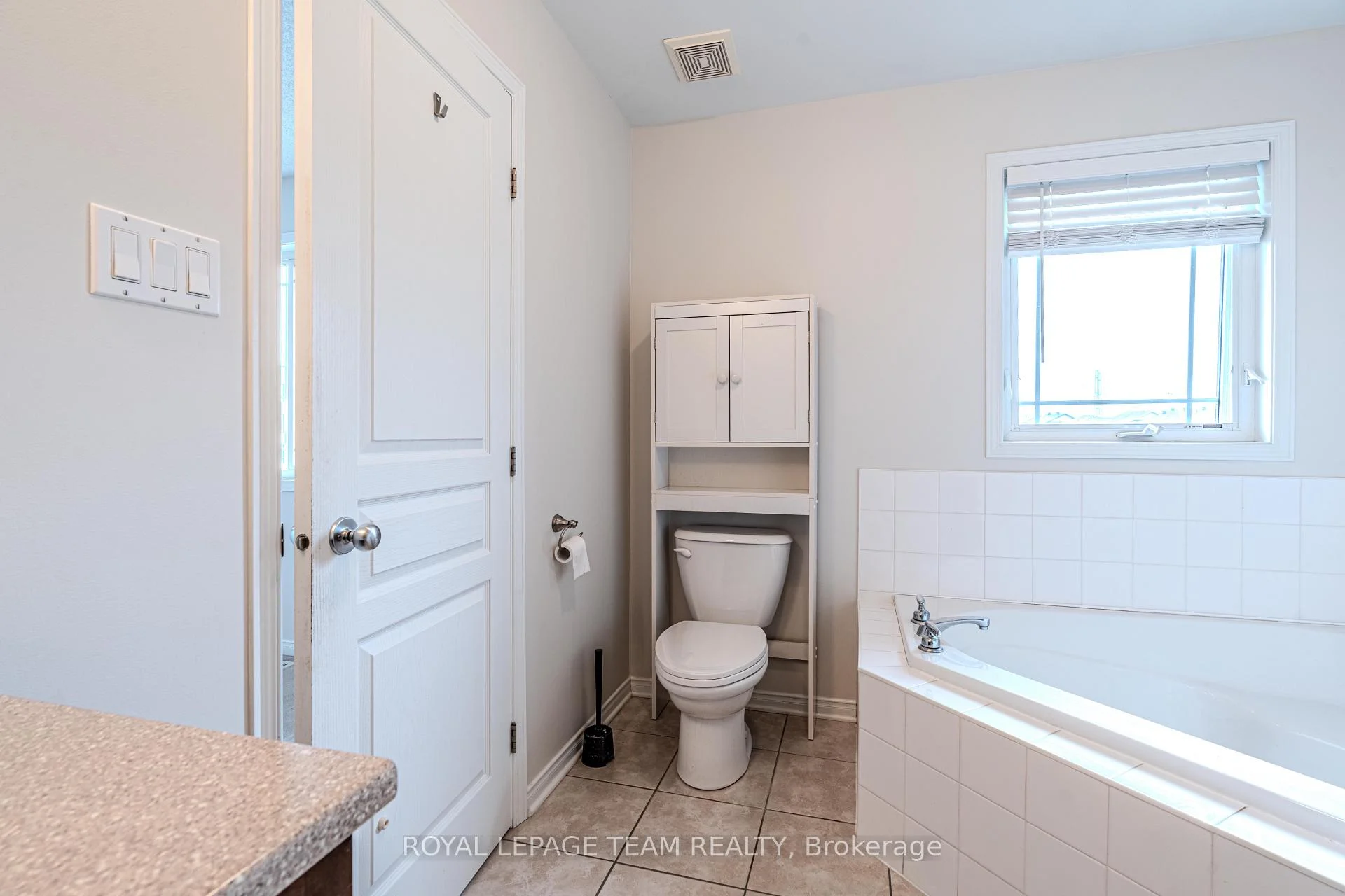 Photo 35 of 506 Pepperville Crescent, Ottawa, Kanata - Emerald Meadows/Trailwest — HOMEH