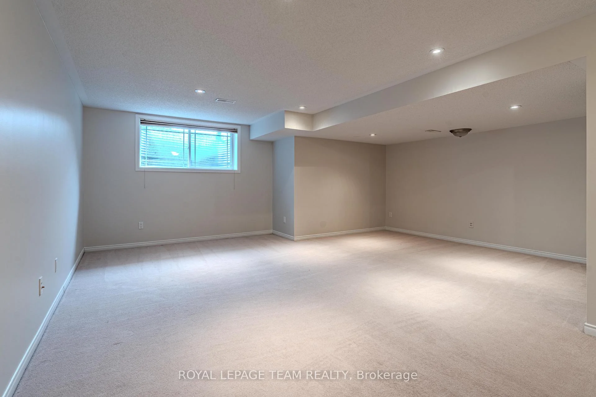 Photo 52 of 506 Pepperville Crescent, Ottawa, Kanata - Emerald Meadows/Trailwest — HOMEH