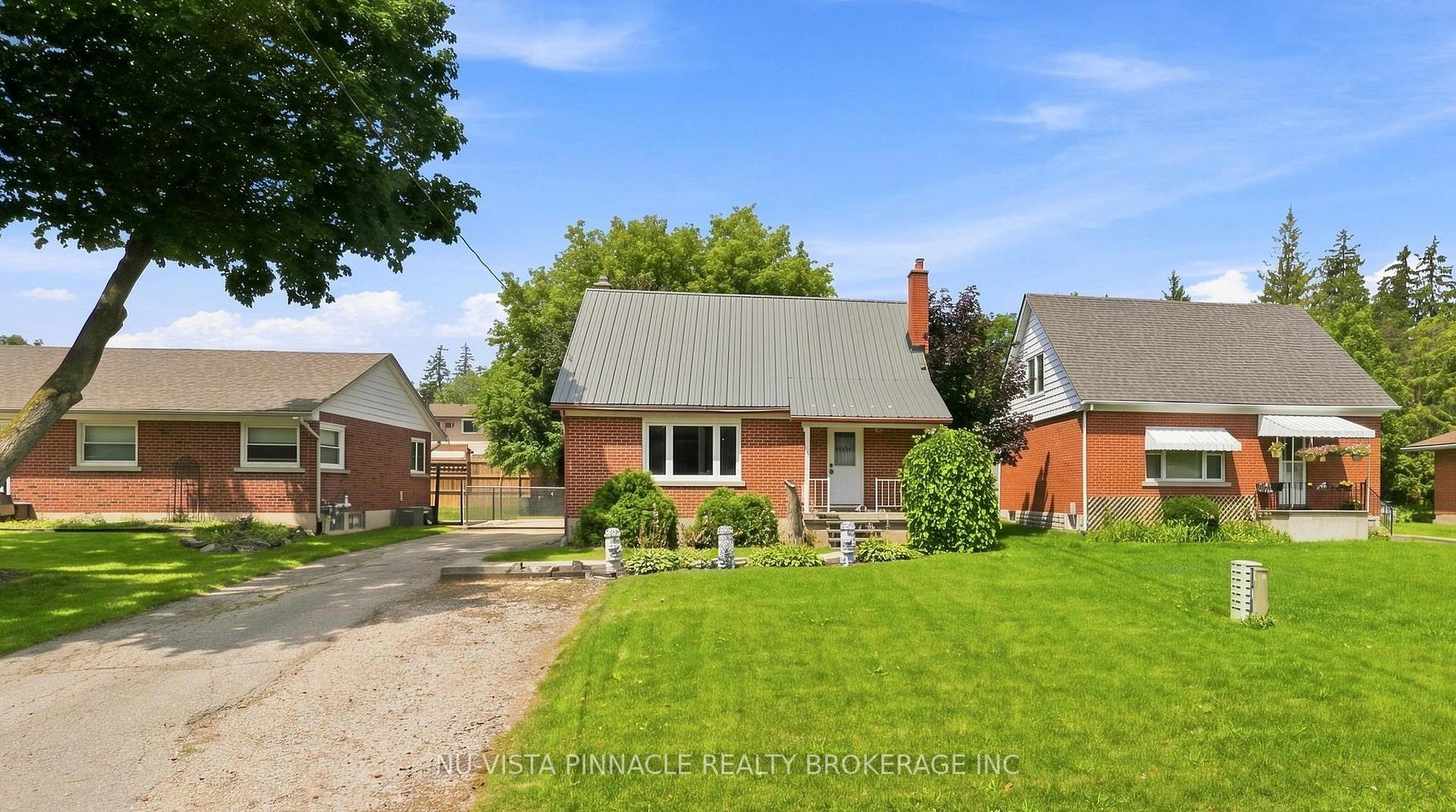 Photo 3 of 442 Grandview Avenue, Wilmot, New Hamburg — HOMEH
