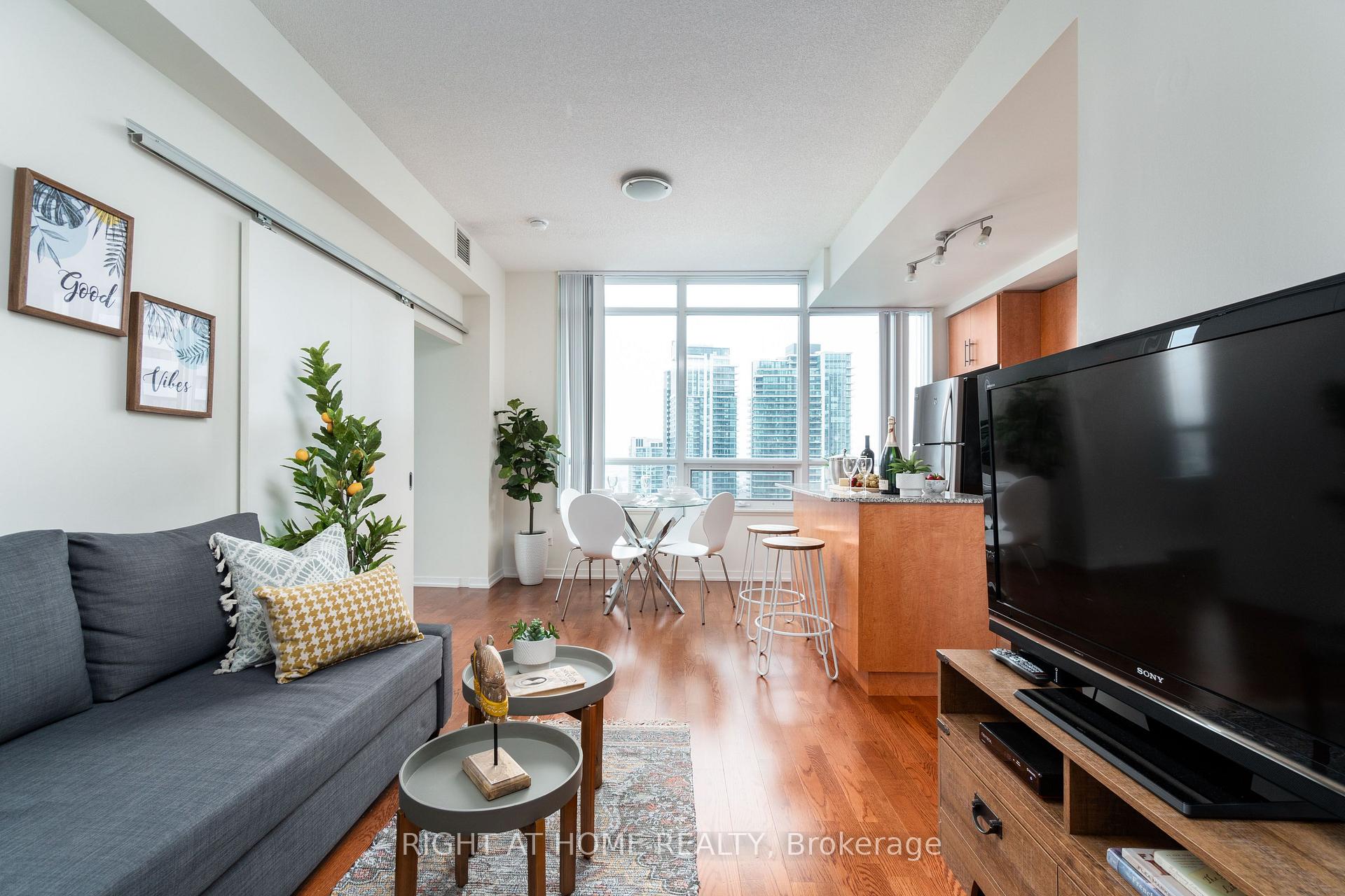 Photo 2 of Unit 3404, 55 Bremner Boulevard, Toronto, Waterfront Communities — HOMEH