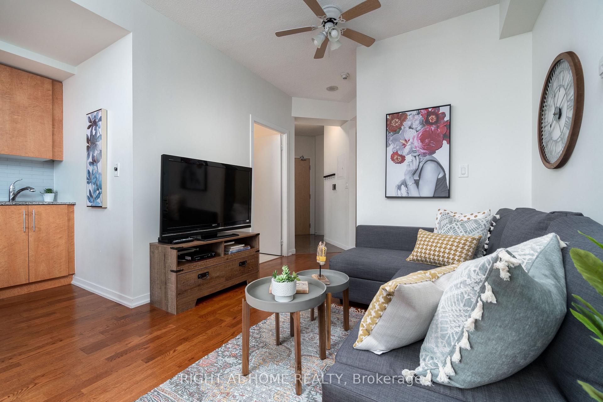 Photo 4 of Unit 3404, 55 Bremner Boulevard, Toronto, Waterfront Communities — HOMEH