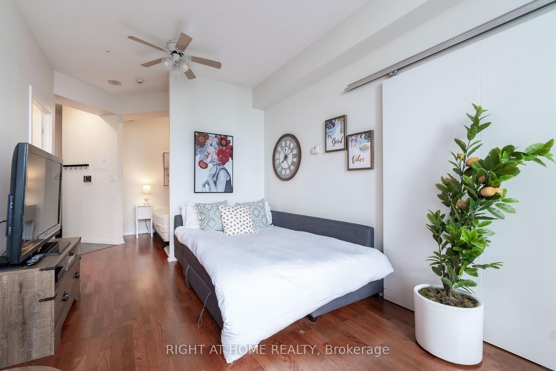 Photo 9 of Unit 3404, 55 Bremner Boulevard, Toronto, Waterfront Communities — HOMEH