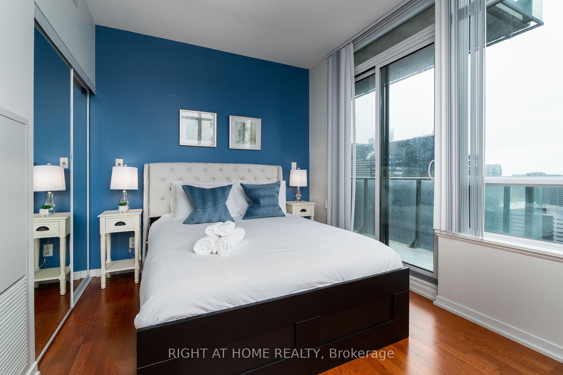 Photo 11 of Unit 3404, 55 Bremner Boulevard, Toronto, Waterfront Communities — HOMEH