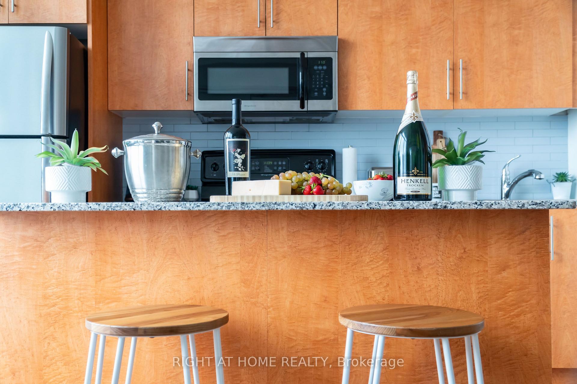 Photo 17 of Unit 3404, 55 Bremner Boulevard, Toronto, Waterfront Communities — HOMEH