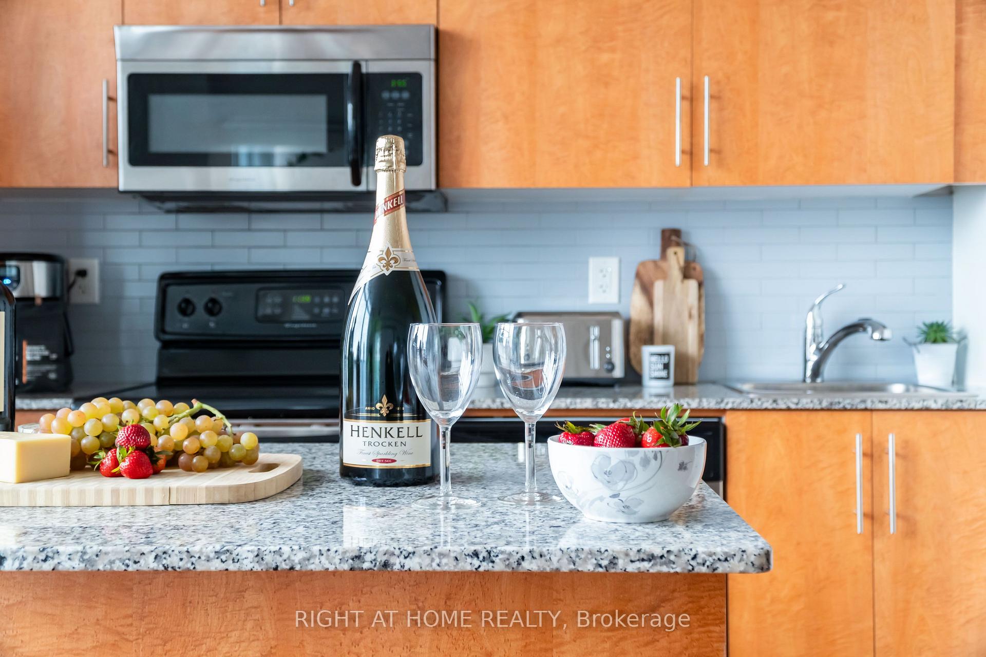 Photo 18 of Unit 3404, 55 Bremner Boulevard, Toronto, Waterfront Communities — HOMEH