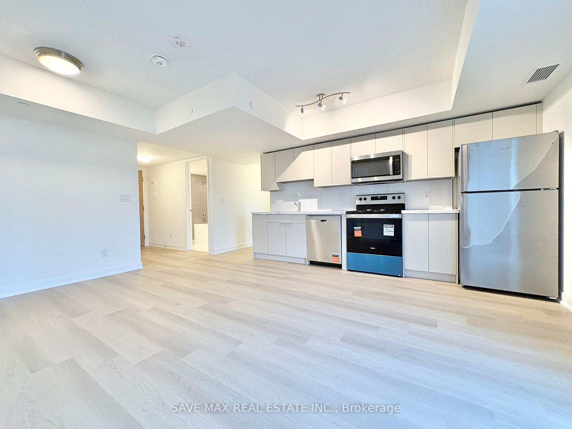 Photo 7 of 2825 Jane Street, North York, Glenfield-Jane Heights — HOMEH