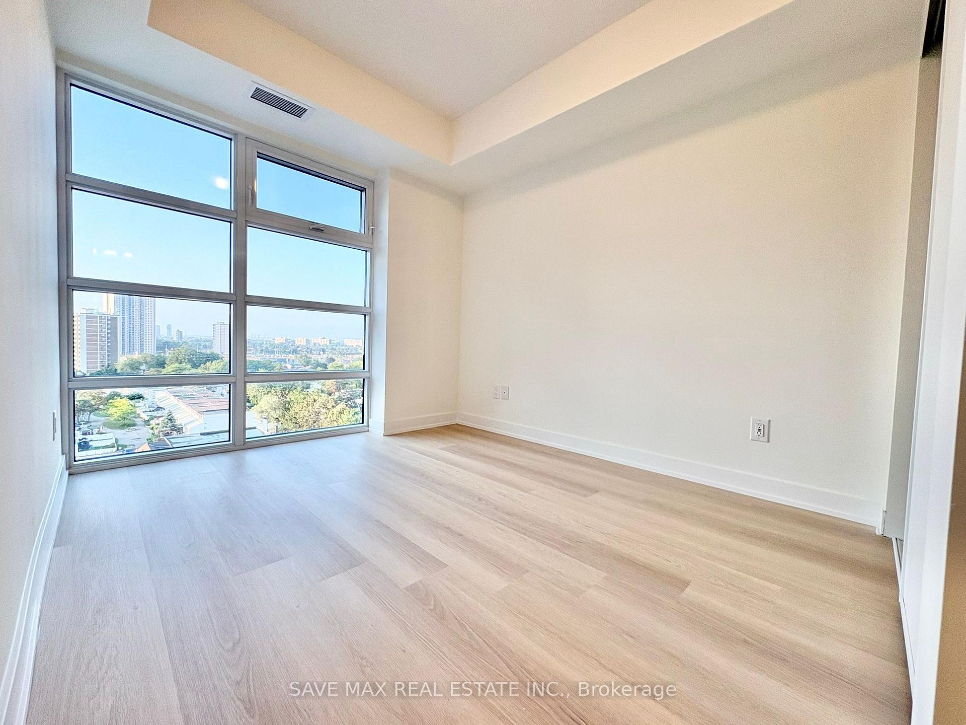 Photo 9 of 2825 Jane Street, North York, Glenfield-Jane Heights — HOMEH