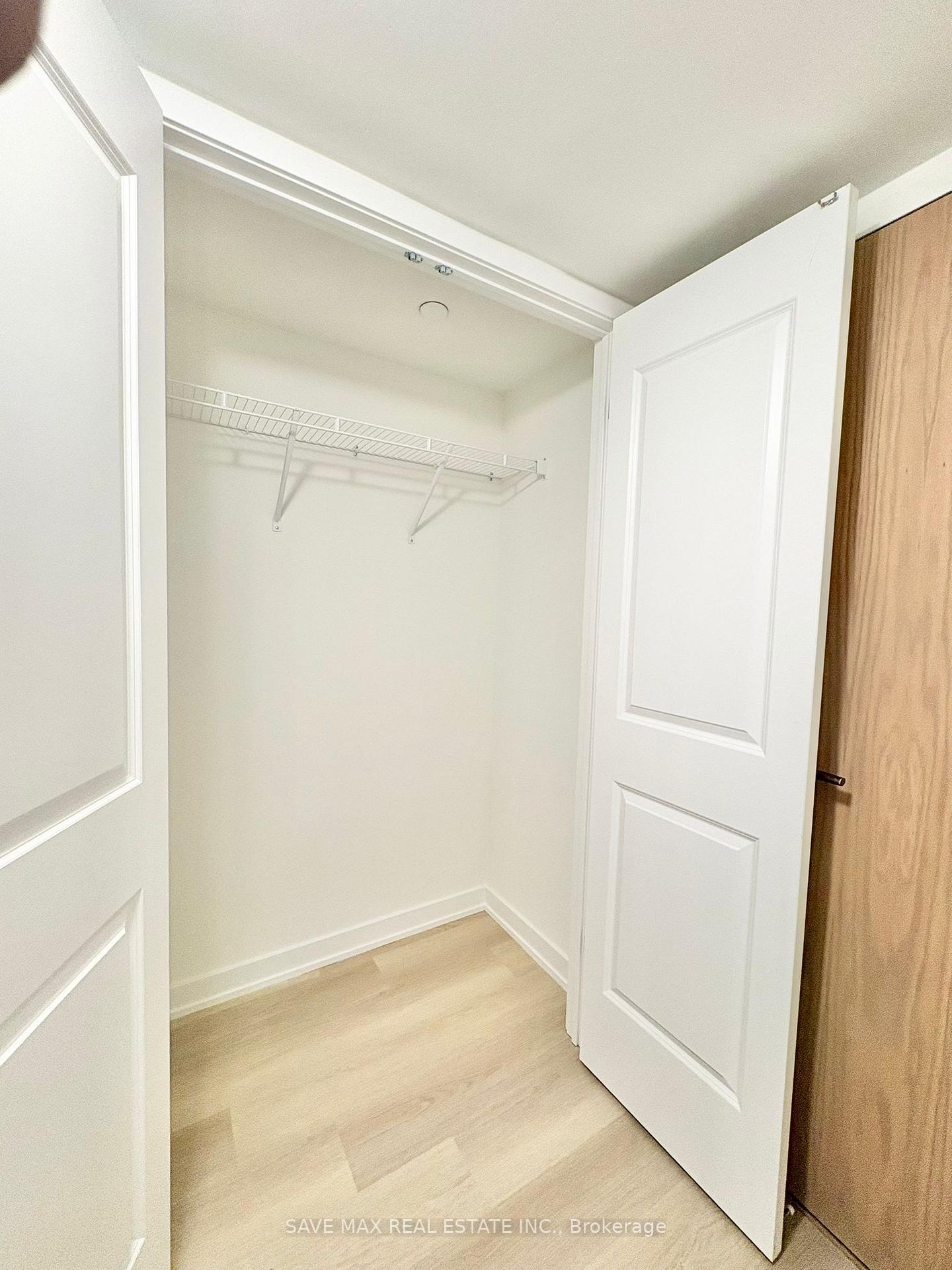 Photo 17 of 2825 Jane Street, North York, Glenfield-Jane Heights — HOMEH