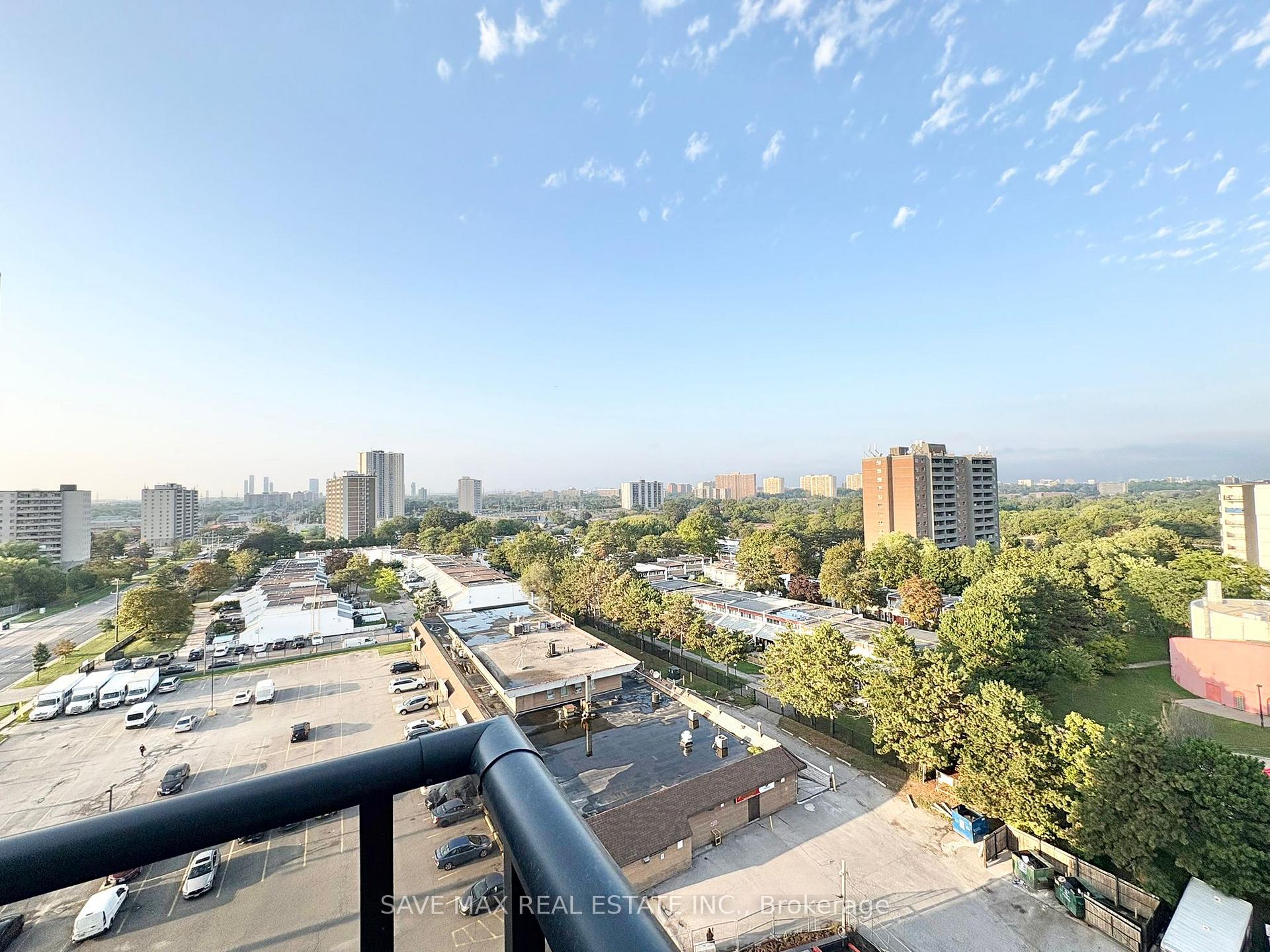 Photo 18 of 2825 Jane Street, North York, Glenfield-Jane Heights — HOMEH