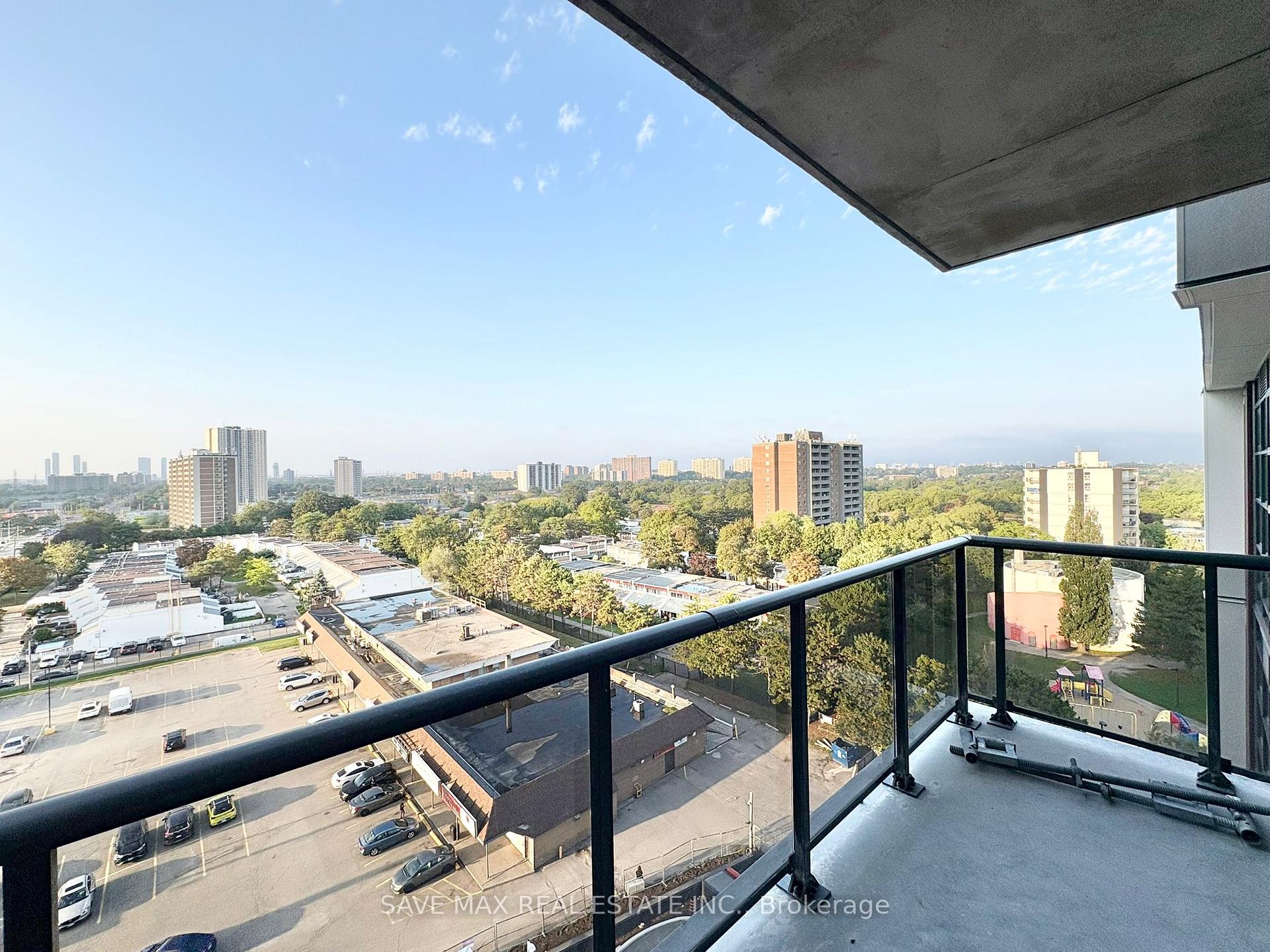 Photo 19 of 2825 Jane Street, North York, Glenfield-Jane Heights — HOMEH