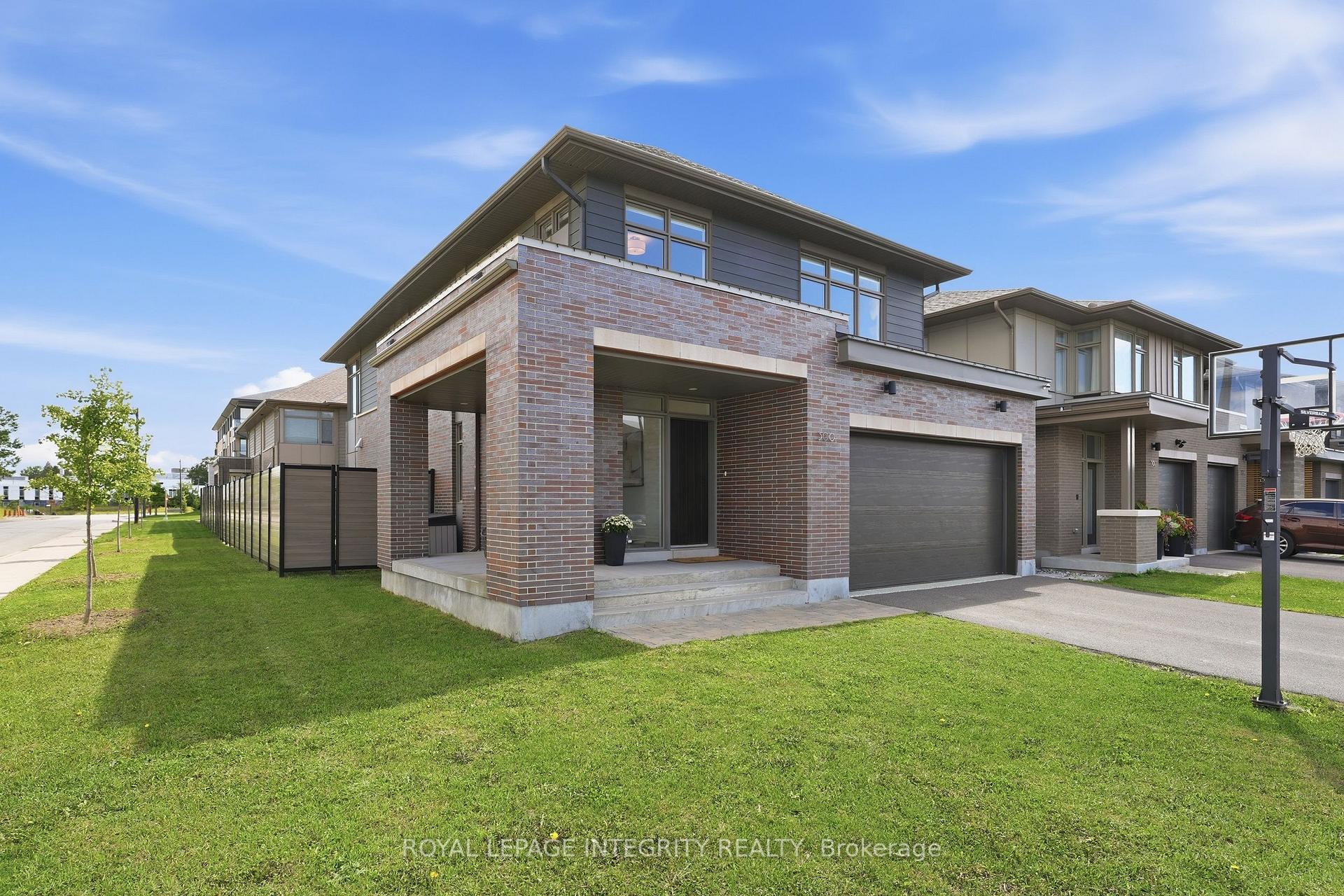 Photo 3 of 300 Wigwas Street, Ottawa, CFB Rockcliffe and Area — HOMEH