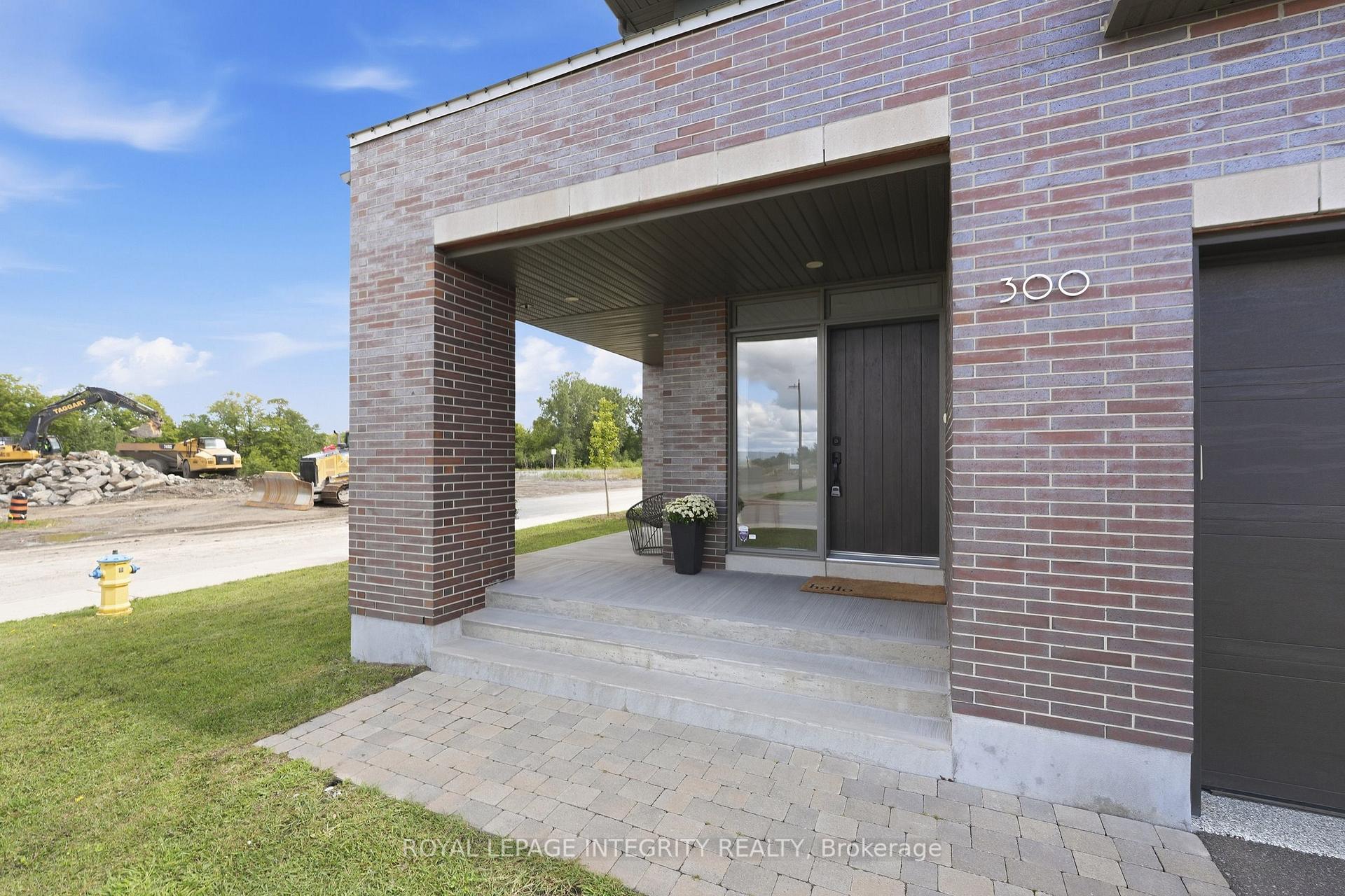 Photo 4 of 300 Wigwas Street, Ottawa, CFB Rockcliffe and Area — HOMEH