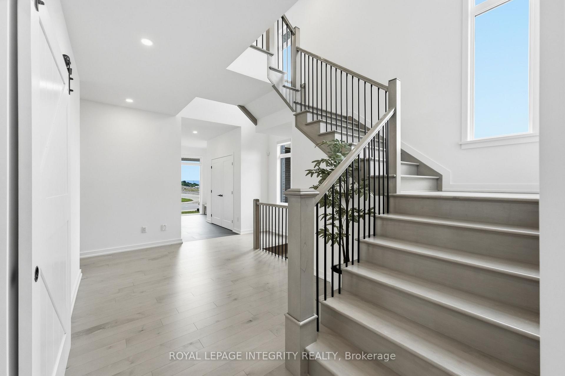 Photo 8 of 300 Wigwas Street, Ottawa, CFB Rockcliffe and Area — HOMEH
