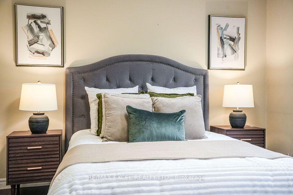 Photo 11 of 4 Harris Way, Markham, Aileen-Willowbrook — HOMEH