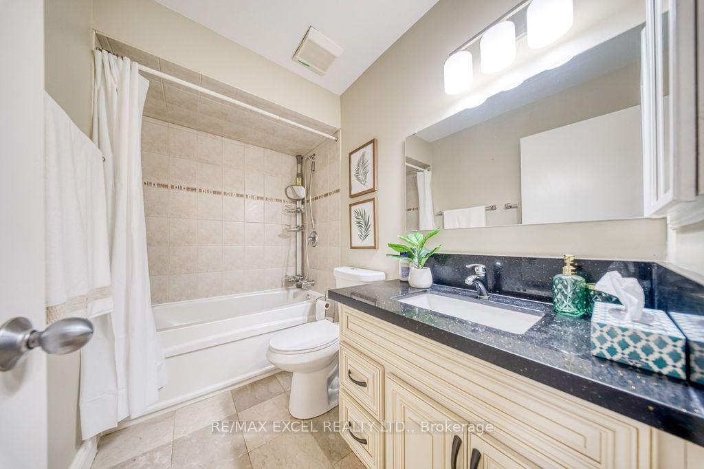 Photo 13 of 4 Harris Way, Markham, Aileen-Willowbrook — HOMEH