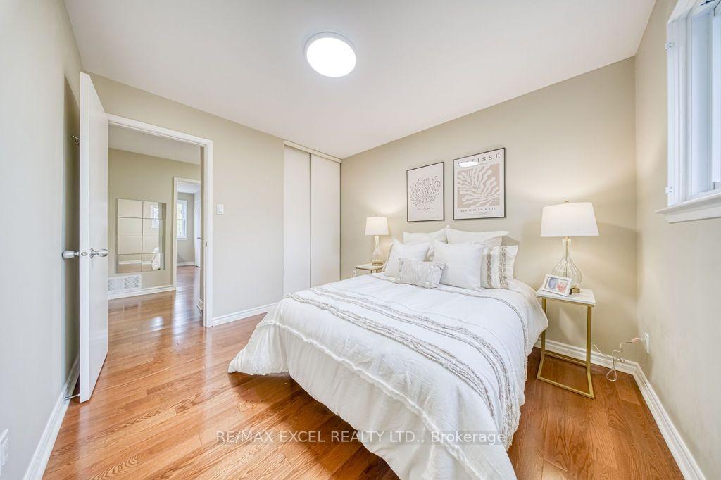 Photo 14 of 4 Harris Way, Markham, Aileen-Willowbrook — HOMEH
