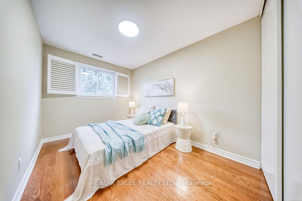 Photo 16 of 4 Harris Way, Markham, Aileen-Willowbrook — HOMEH