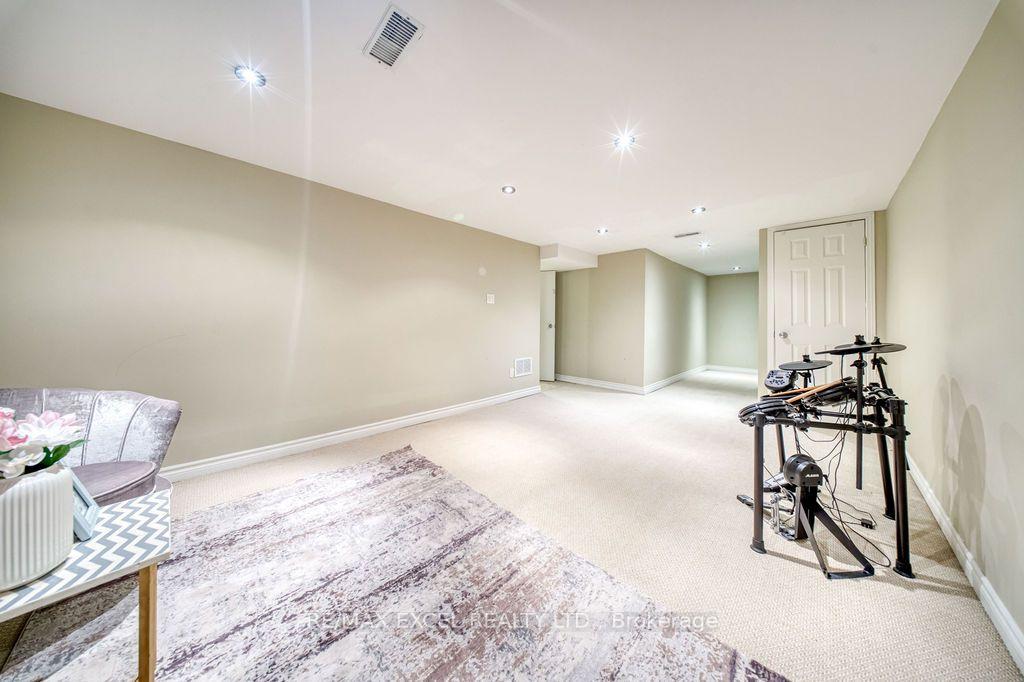 Photo 18 of 4 Harris Way, Markham, Aileen-Willowbrook — HOMEH