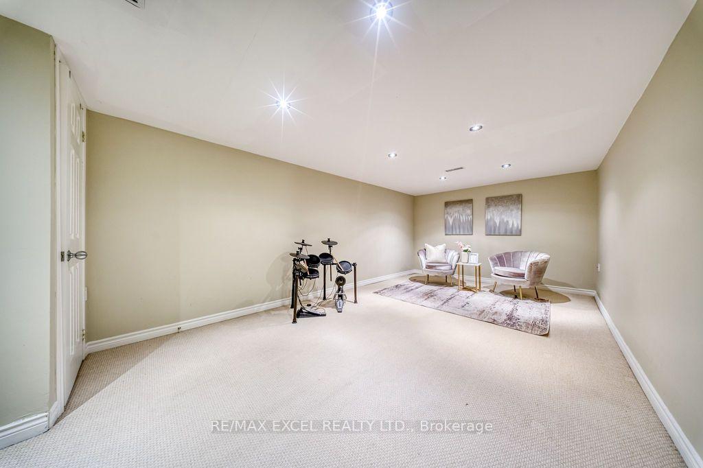 Photo 19 of 4 Harris Way, Markham, Aileen-Willowbrook — HOMEH