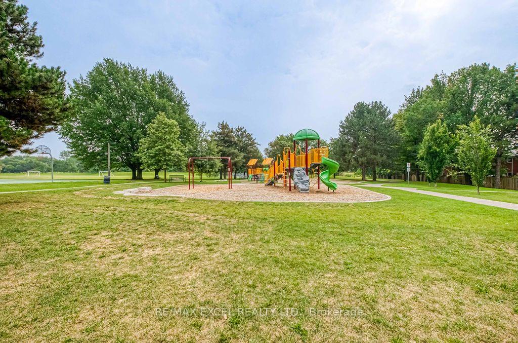 Photo 25 of 4 Harris Way, Markham, Aileen-Willowbrook — HOMEH