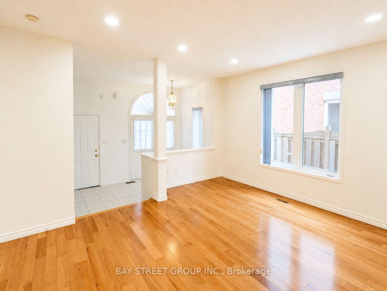 Photo 2 of Upper 165 Worthing Avenue, Markham, Milliken Mills East — HOMEH