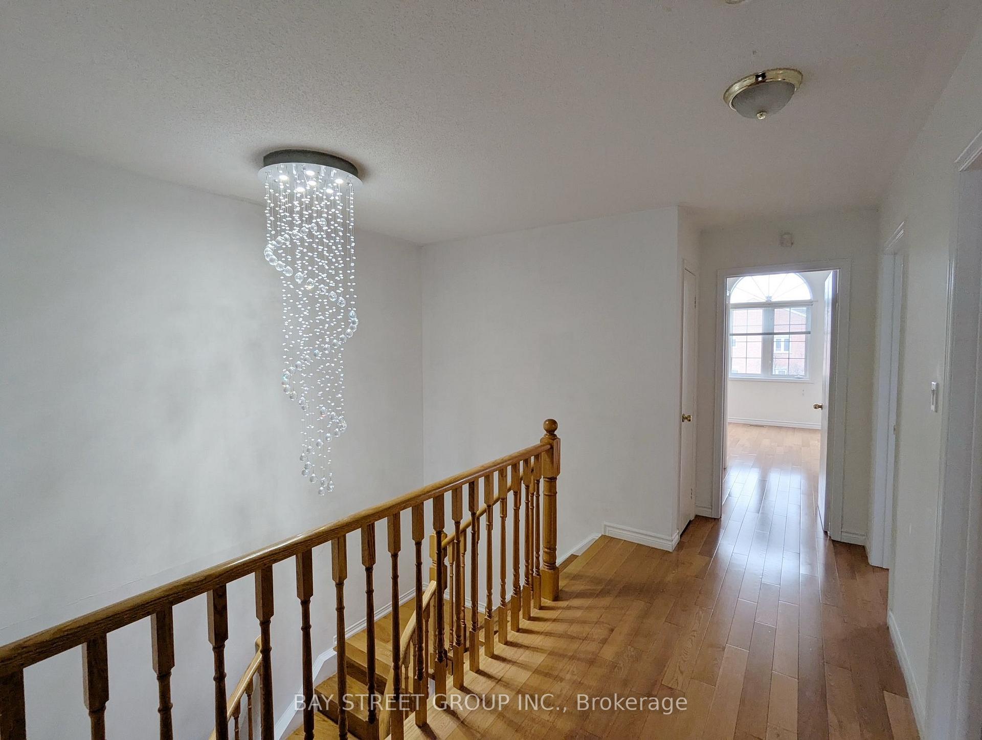 Photo 6 of Upper 165 Worthing Avenue, Markham, Milliken Mills East — HOMEH