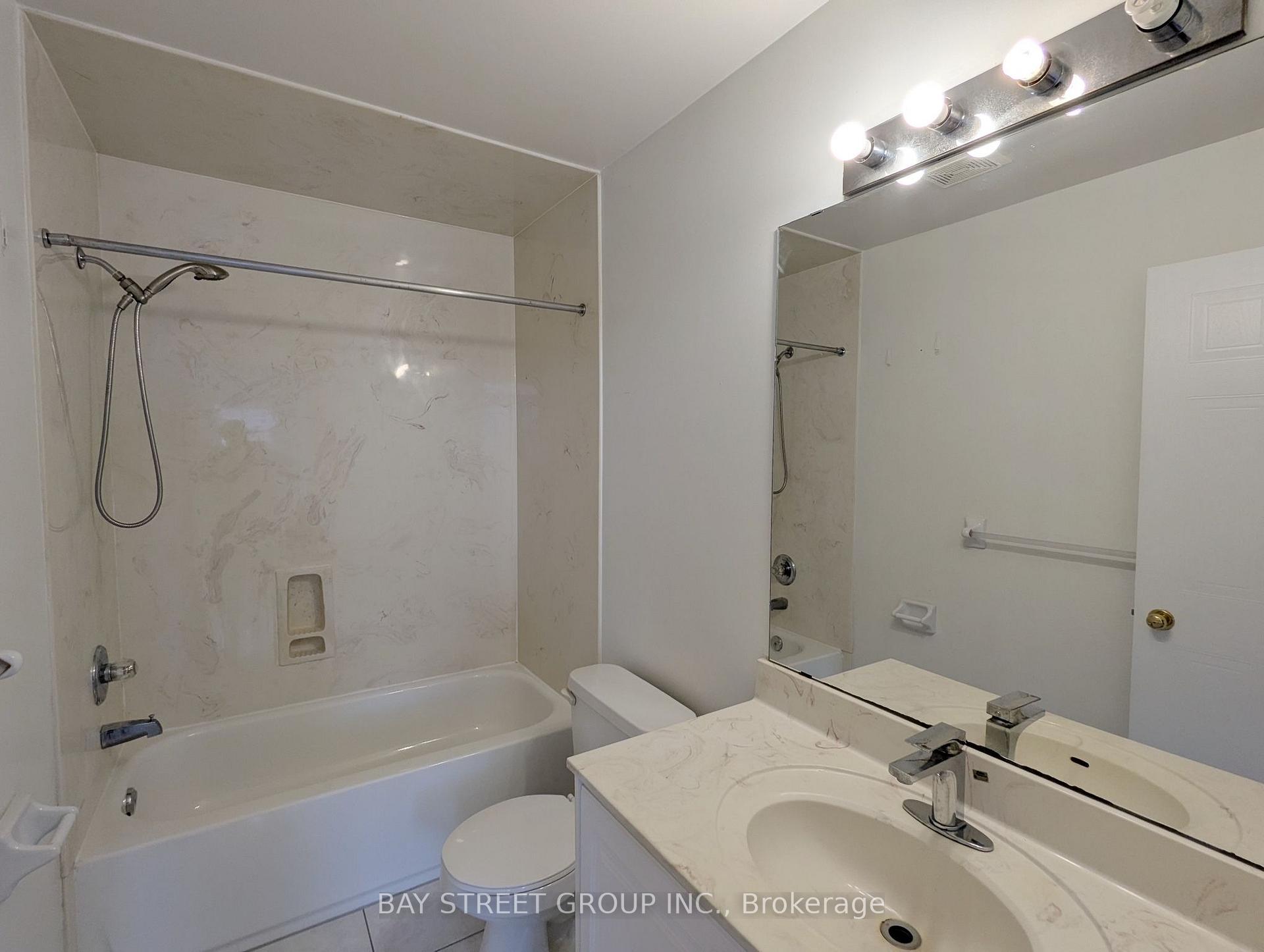 Photo 8 of Upper 165 Worthing Avenue, Markham, Milliken Mills East — HOMEH