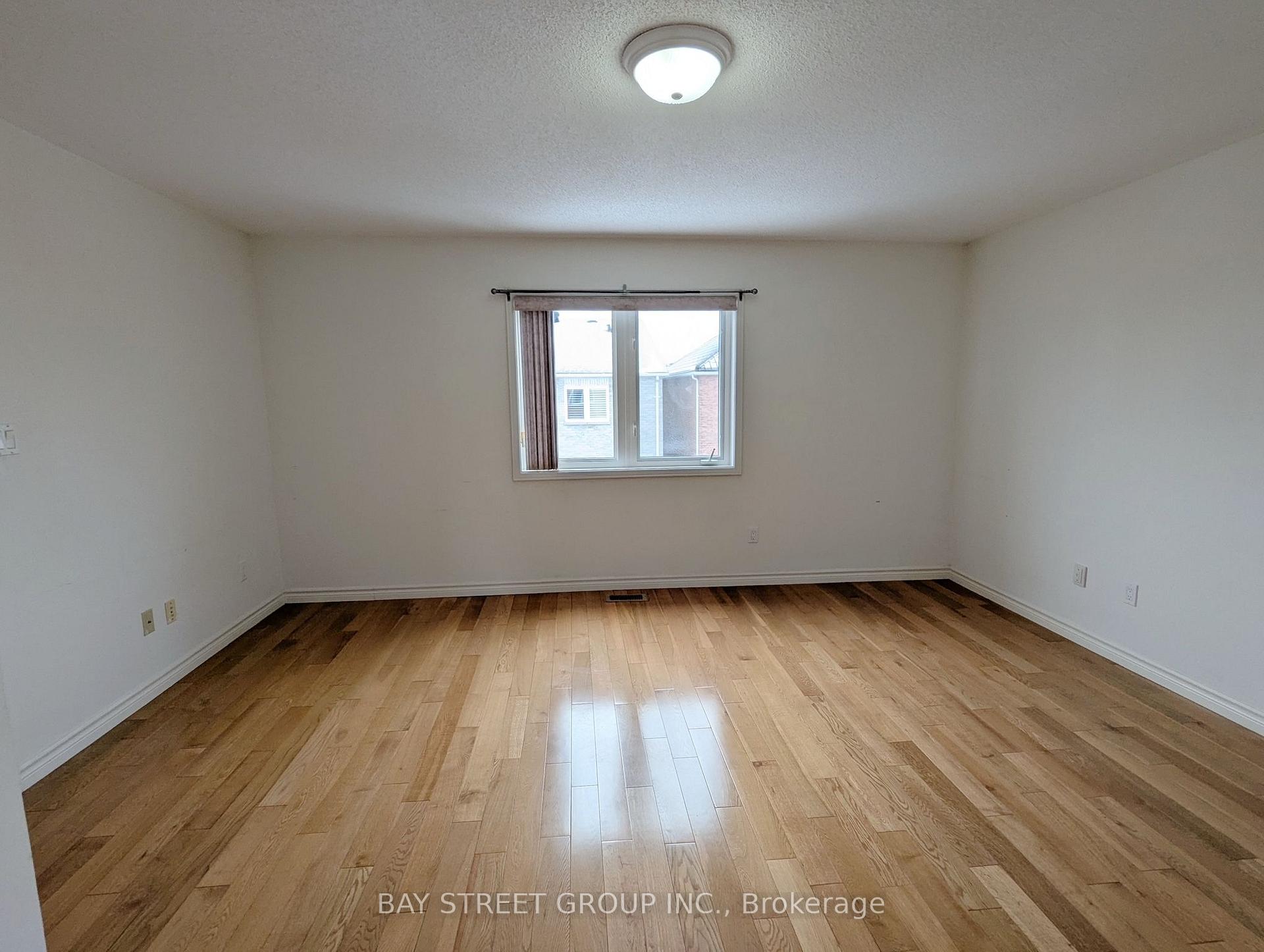 Photo 9 of Upper 165 Worthing Avenue, Markham, Milliken Mills East — HOMEH