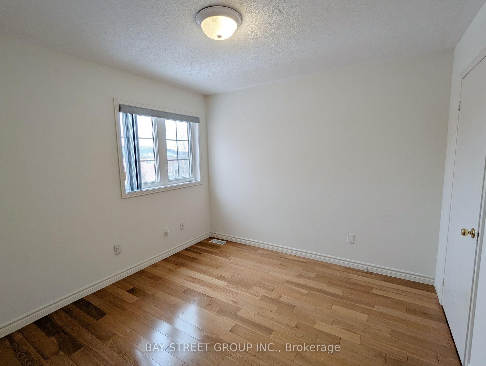 Photo 12 of Upper 165 Worthing Avenue, Markham, Milliken Mills East — HOMEH