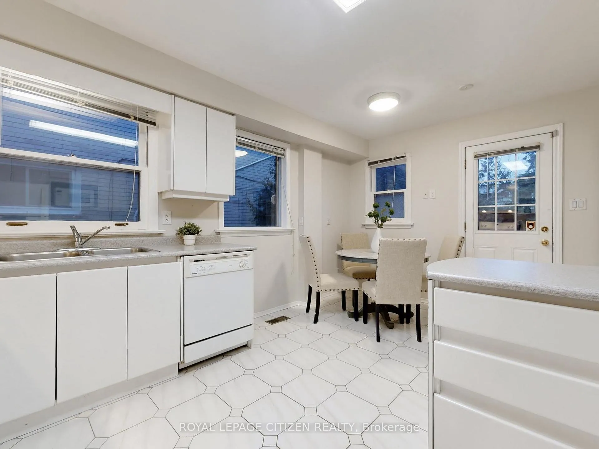 Photo 9 of 148 Grandview Avenue, Markham, Grandview — HOMEH