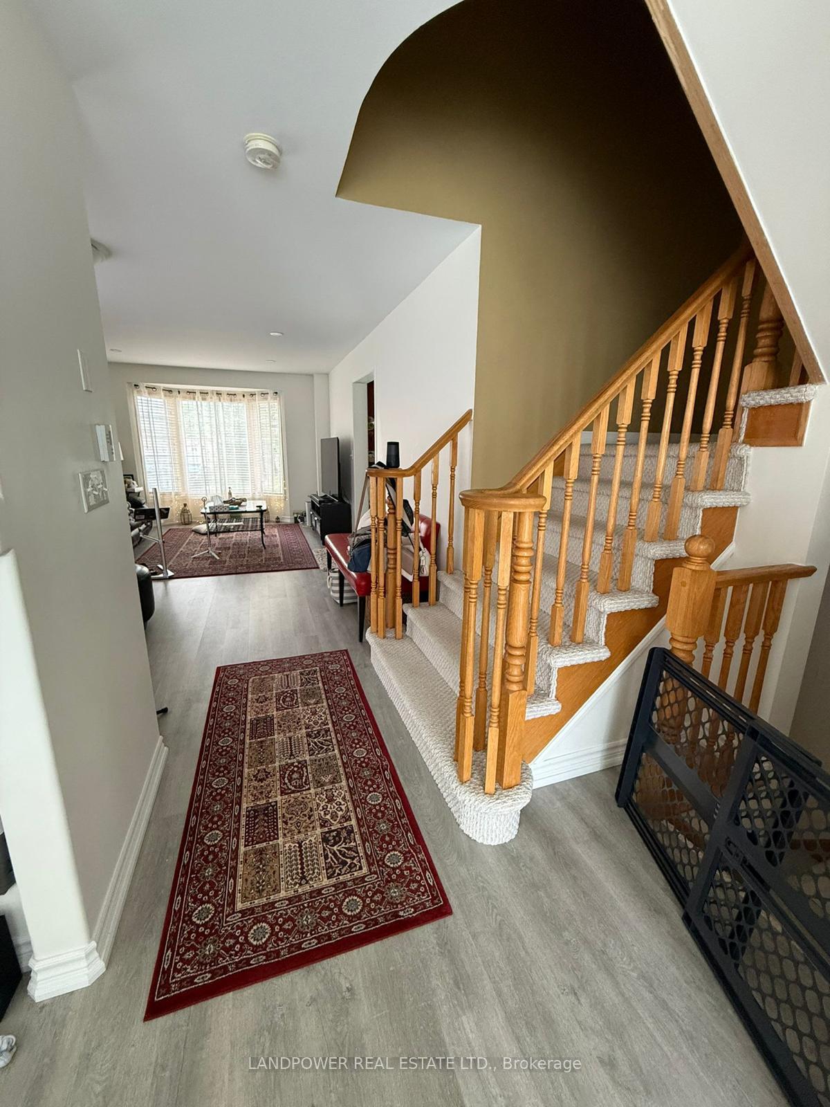 Photo 5 of 29 Sarum Crescent, Markham, Berczy — HOMEH