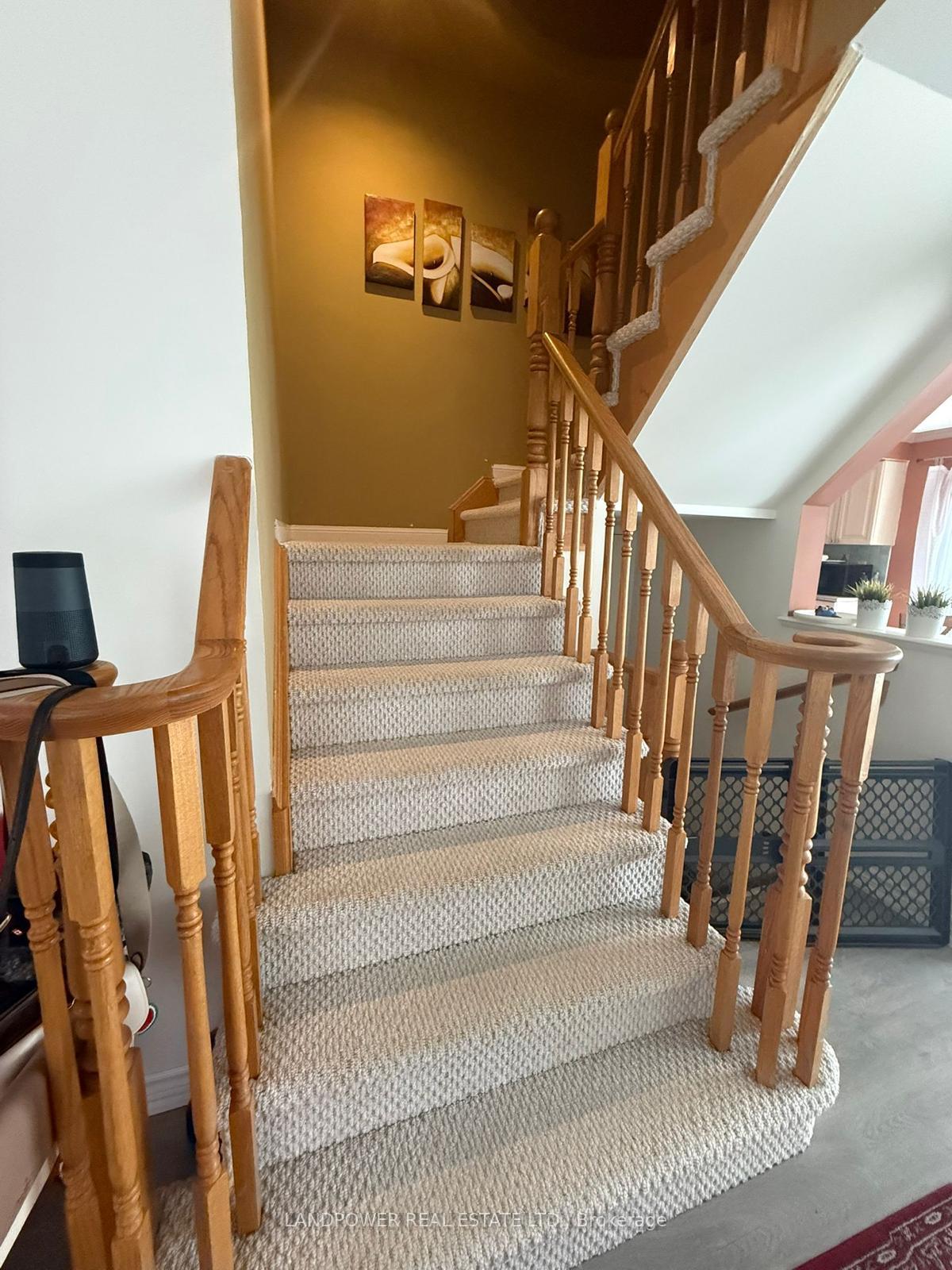 Photo 9 of 29 Sarum Crescent, Markham, Berczy — HOMEH