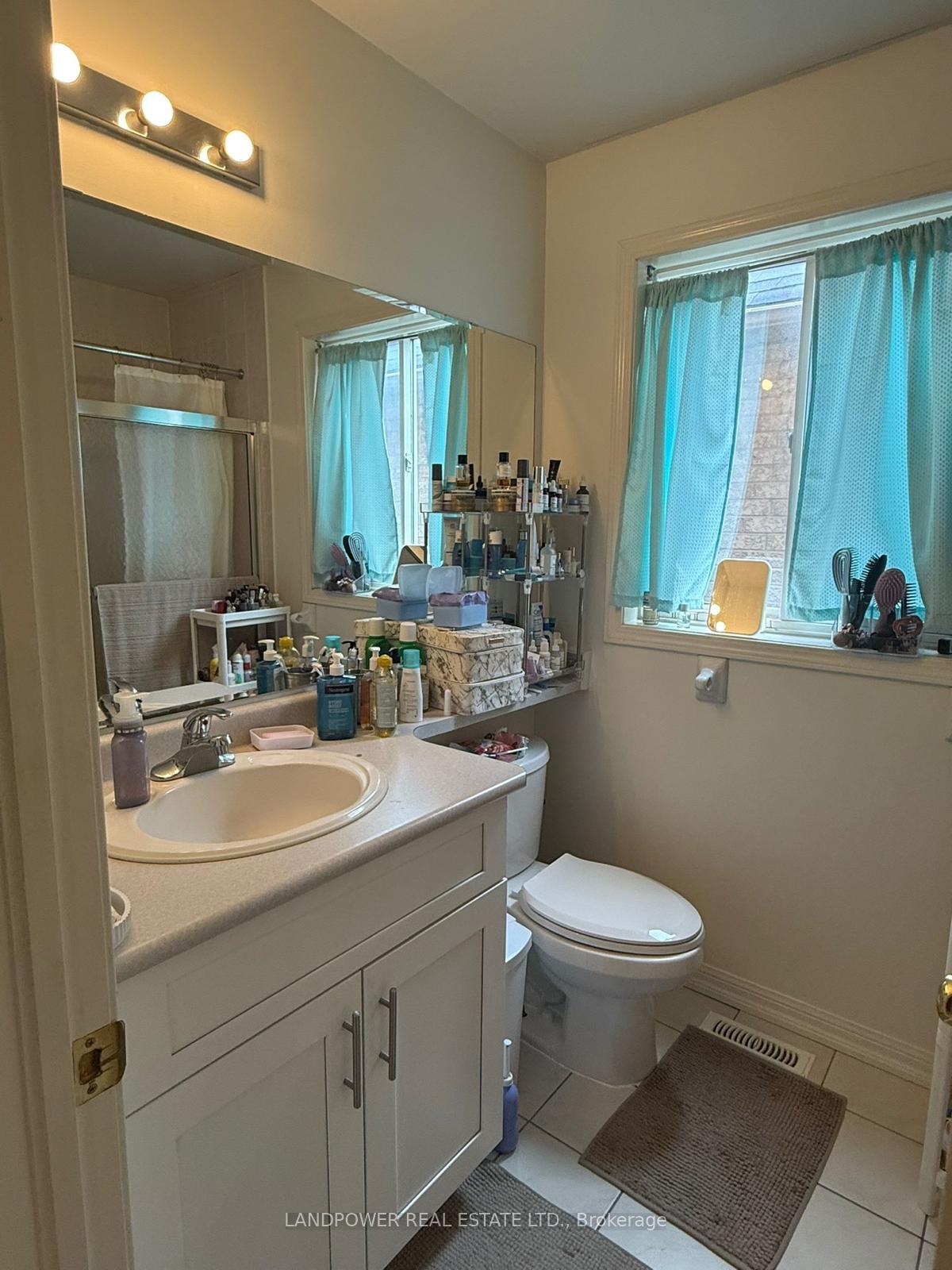 Photo 16 of 29 Sarum Crescent, Markham, Berczy — HOMEH