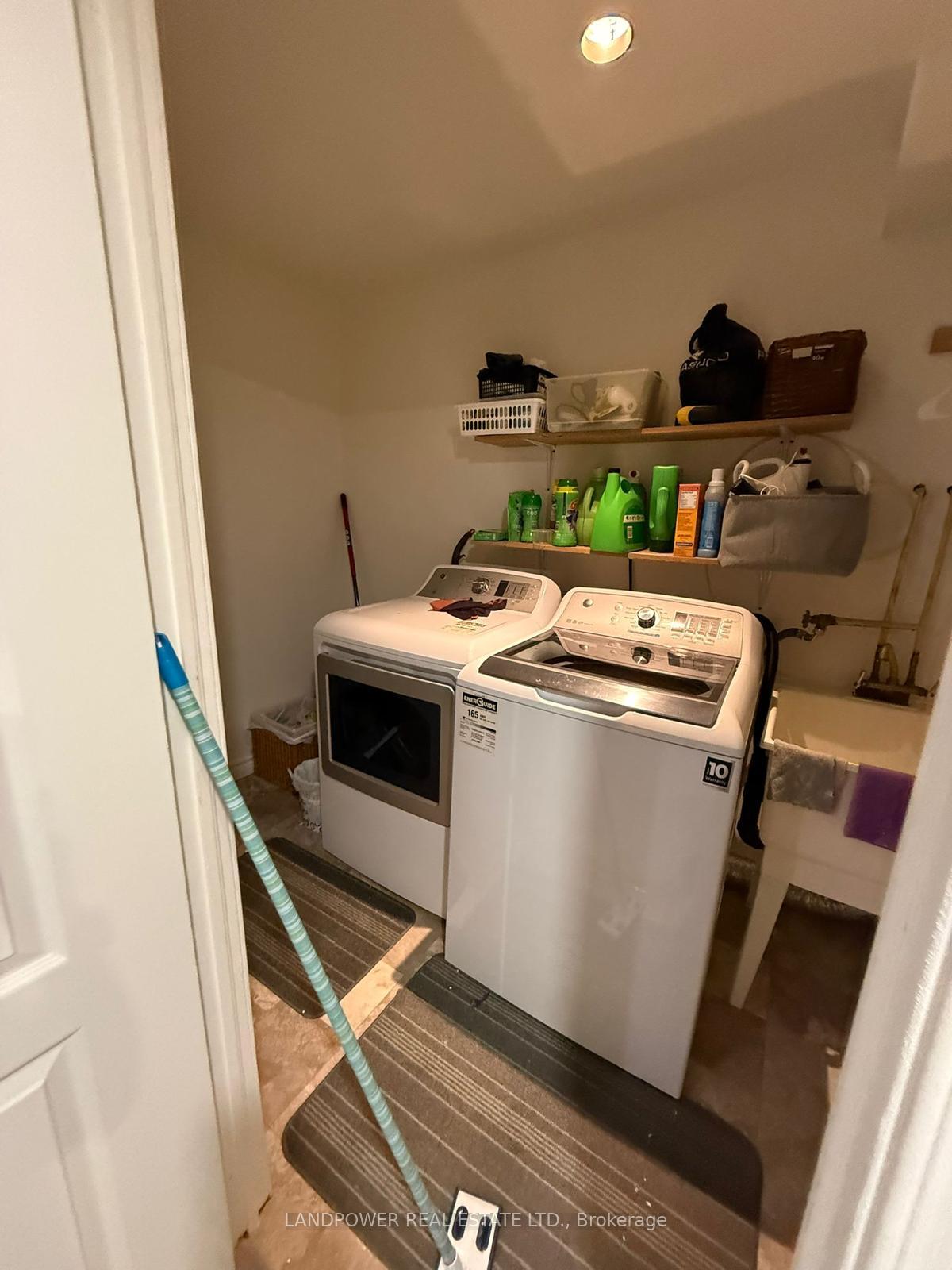 Photo 20 of 29 Sarum Crescent, Markham, Berczy — HOMEH