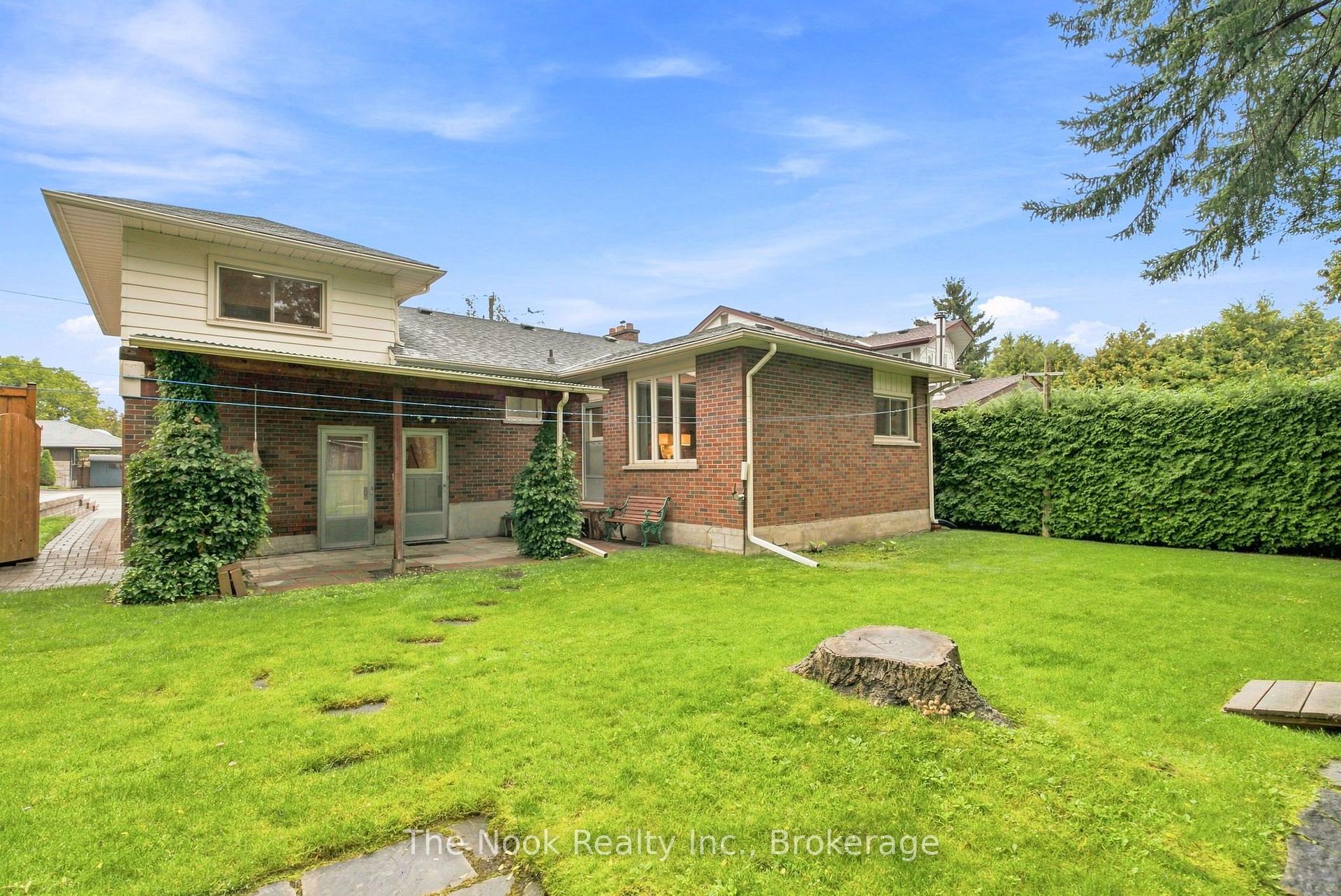 Photo 2 of 355 Ridgeway Avenue, Oshawa, McLaughlin — HOMEH