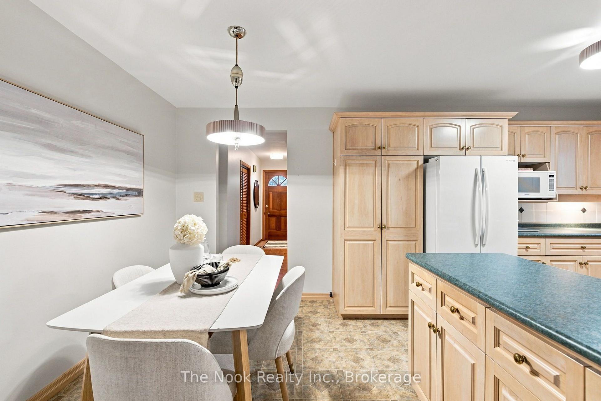 Photo 8 of 355 Ridgeway Avenue, Oshawa, McLaughlin — HOMEH