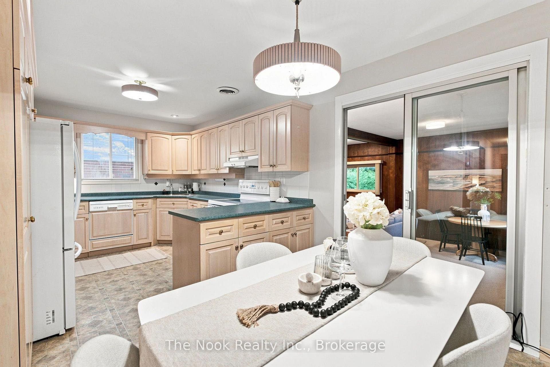 Photo 15 of 355 Ridgeway Avenue, Oshawa, McLaughlin — HOMEH