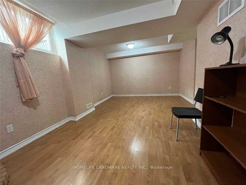 Photo 4 of 26 Joanna Crescent, Vaughan, Crestwood-Springfarm-Yorkhill — HOMEH