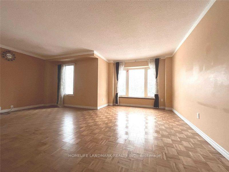 Photo 5 of 26 Joanna Crescent, Vaughan, Crestwood-Springfarm-Yorkhill — HOMEH