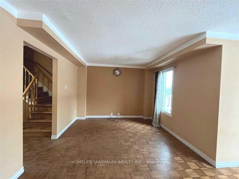 Photo 6 of 26 Joanna Crescent, Vaughan, Crestwood-Springfarm-Yorkhill — HOMEH