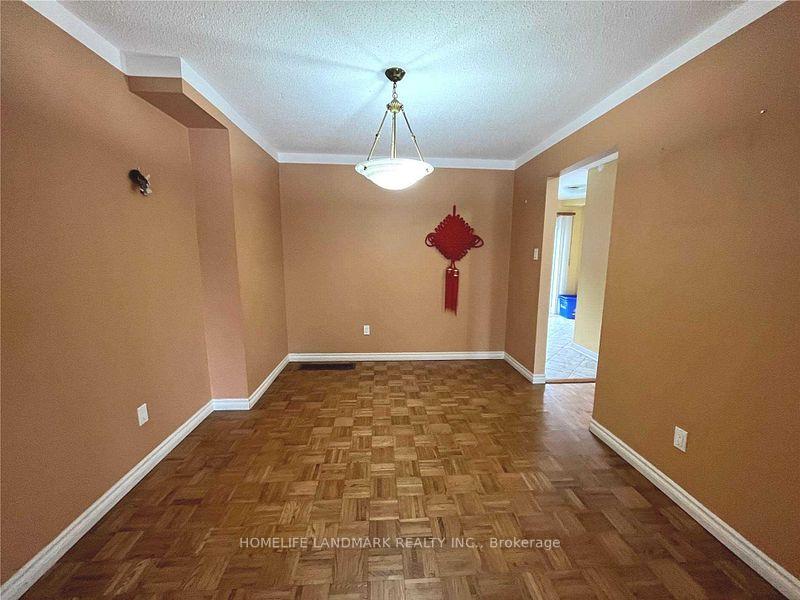 Photo 8 of 26 Joanna Crescent, Vaughan, Crestwood-Springfarm-Yorkhill — HOMEH
