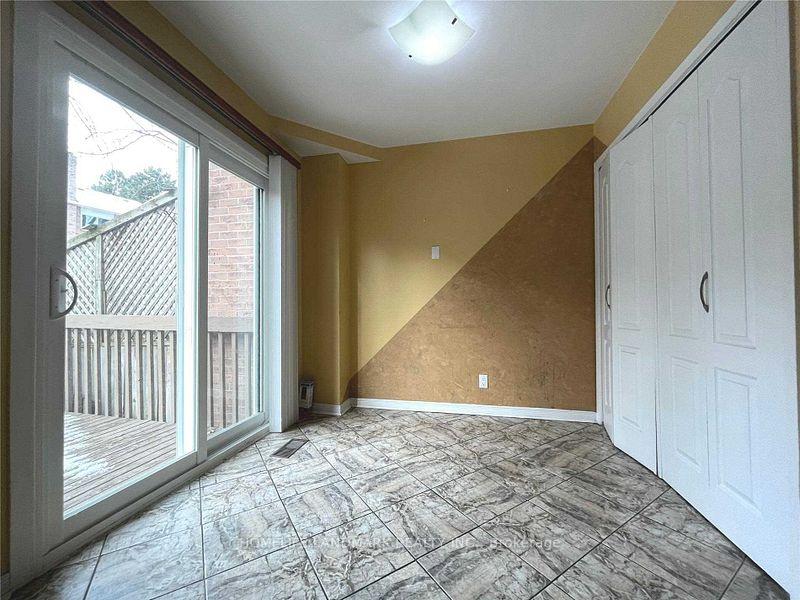 Photo 9 of 26 Joanna Crescent, Vaughan, Crestwood-Springfarm-Yorkhill — HOMEH