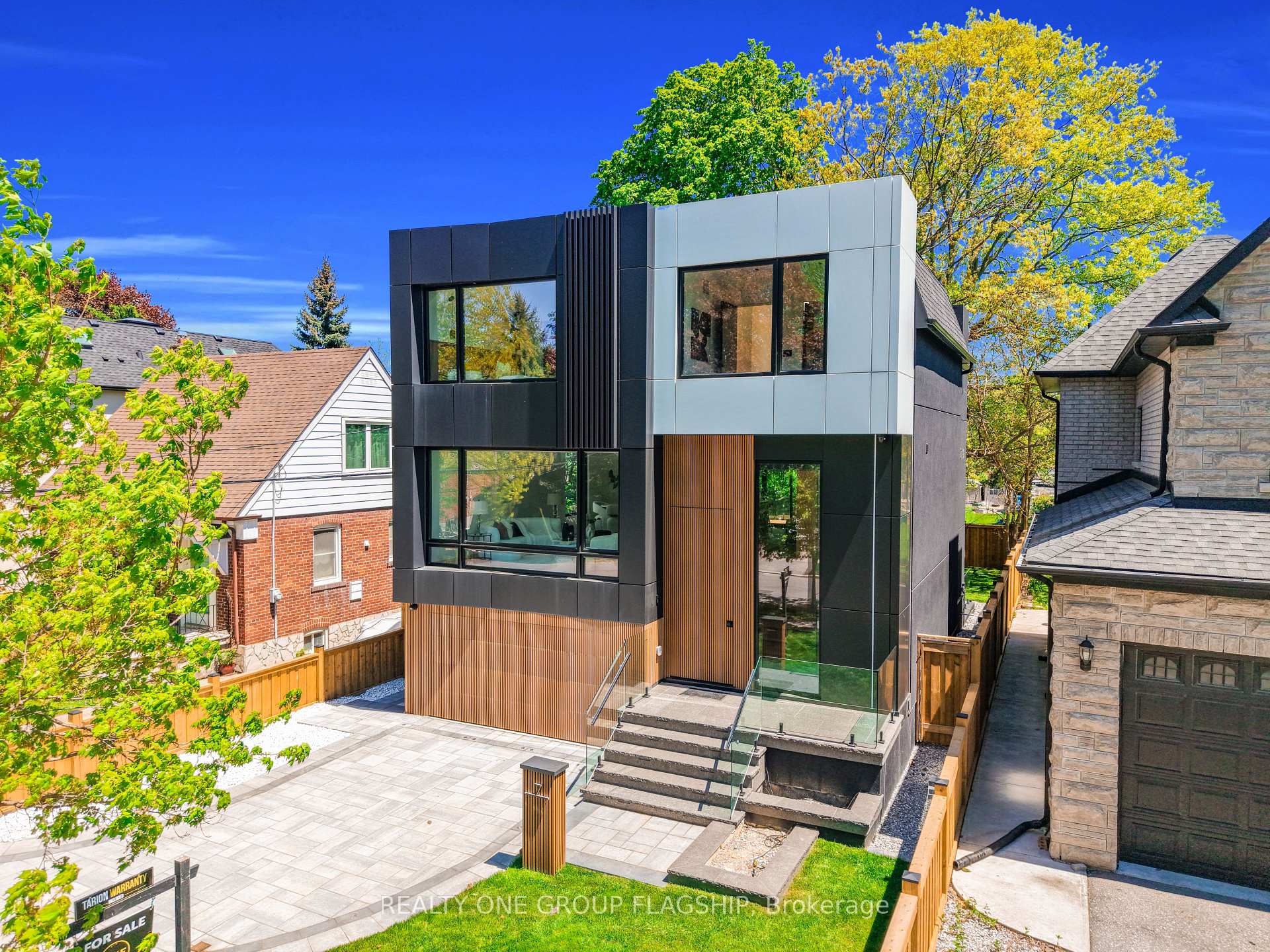 Photo 1 of 7 Bentley Drive, Etobicoke, Stonegate-Queensway — HOMEH