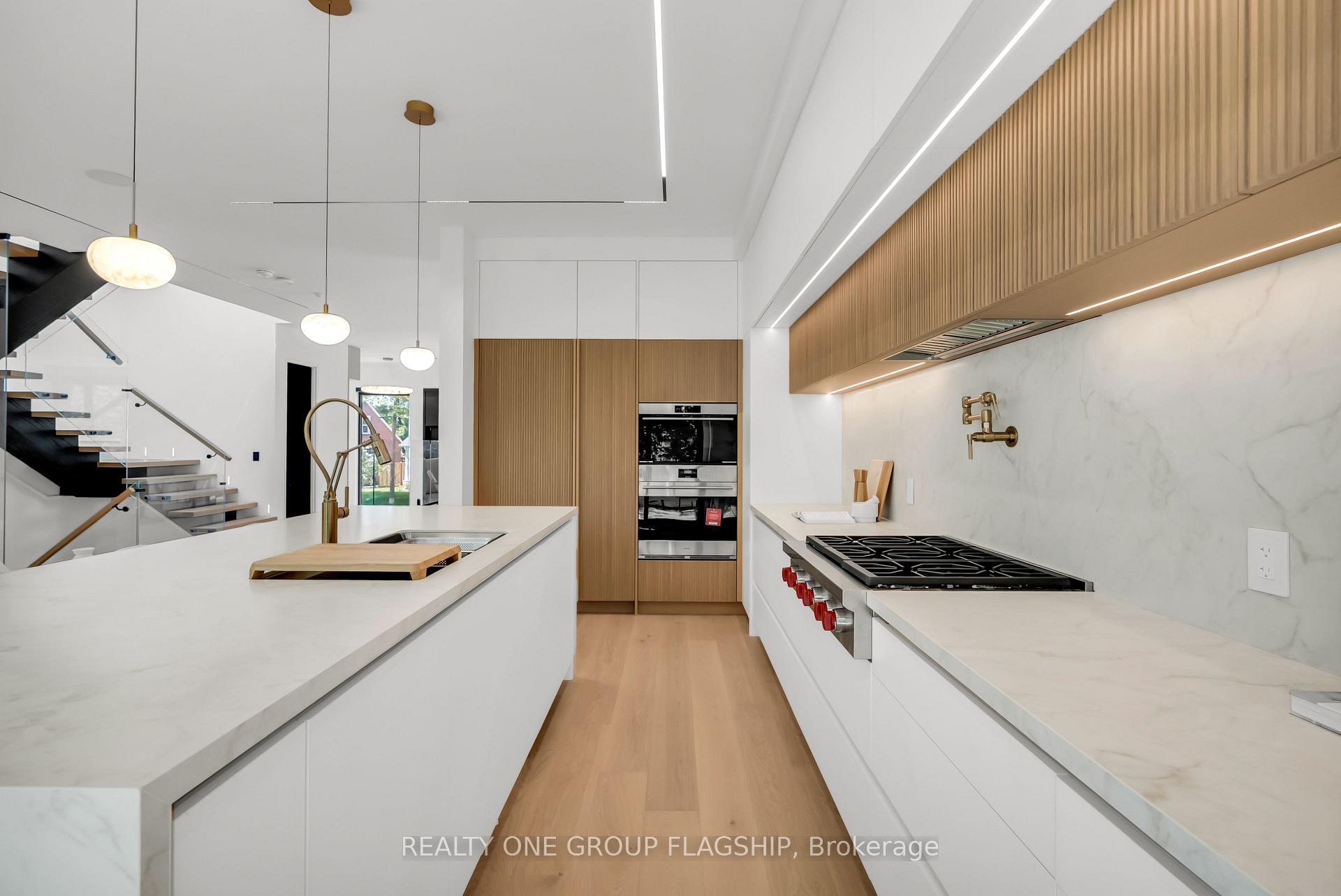 Photo 16 of 7 Bentley Drive, Etobicoke, Stonegate-Queensway — HOMEH