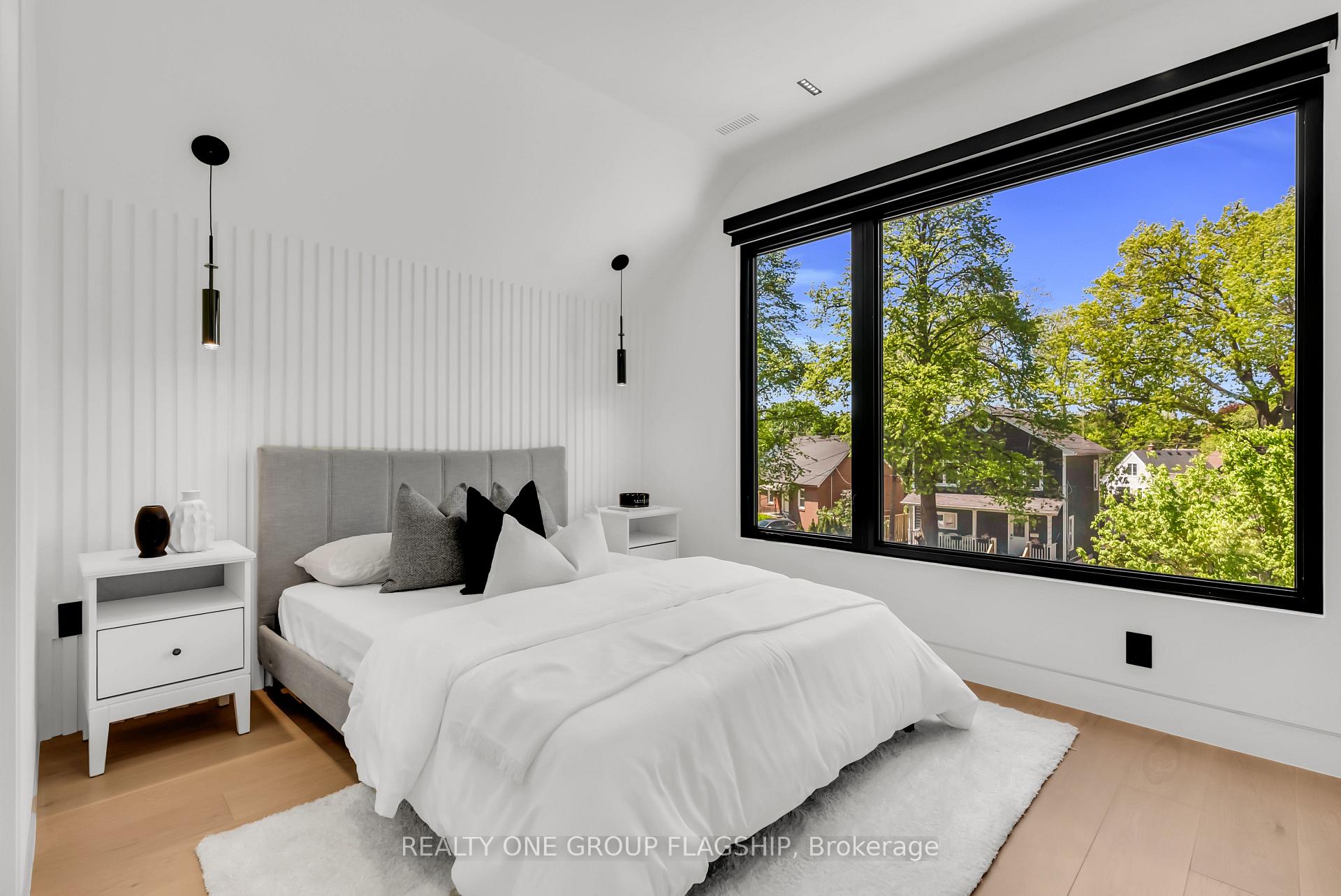 Photo 30 of 7 Bentley Drive, Etobicoke, Stonegate-Queensway — HOMEH