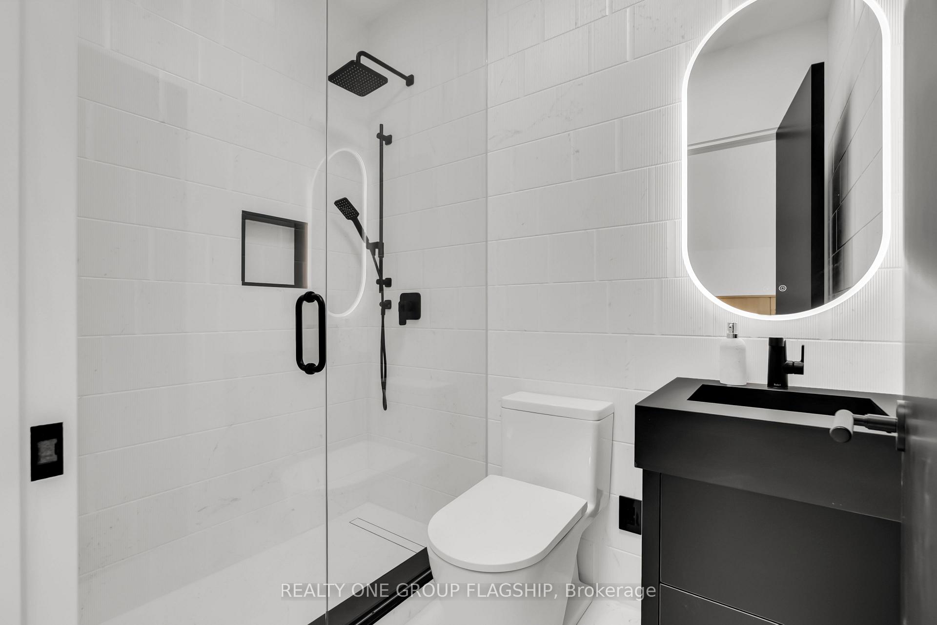 Photo 32 of 7 Bentley Drive, Etobicoke, Stonegate-Queensway — HOMEH