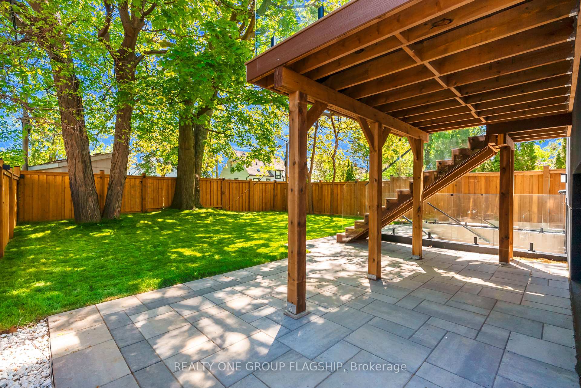 Photo 40 of 7 Bentley Drive, Etobicoke, Stonegate-Queensway — HOMEH