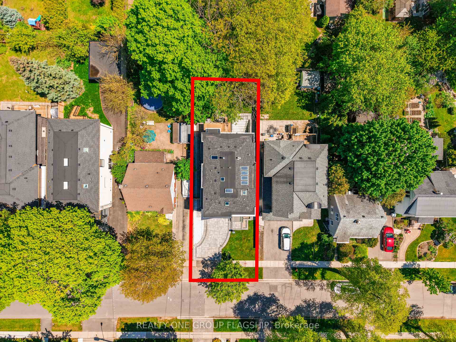 Photo 42 of 7 Bentley Drive, Etobicoke, Stonegate-Queensway — HOMEH