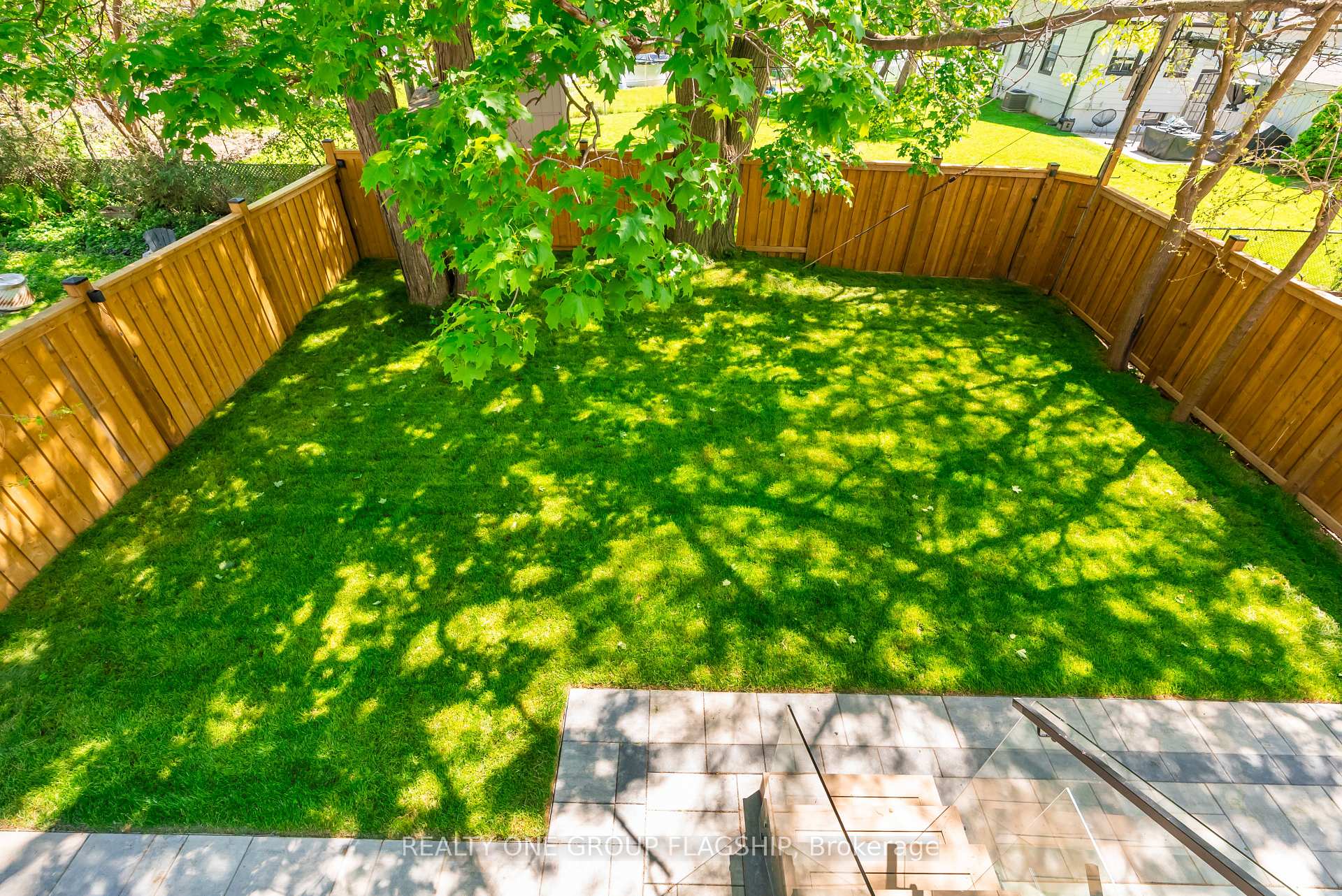 Photo 45 of 7 Bentley Drive, Etobicoke, Stonegate-Queensway — HOMEH