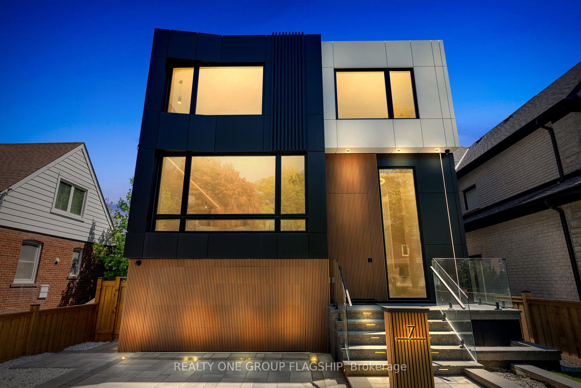Photo 47 of 7 Bentley Drive, Etobicoke, Stonegate-Queensway — HOMEH